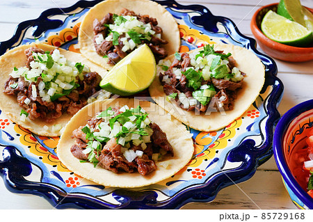 メキシコ料理の美味しいタコス 85729168
