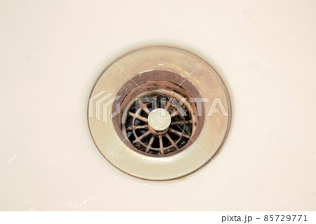 排水溝のかび　カビ汚れ　水道の汚れ 85729771