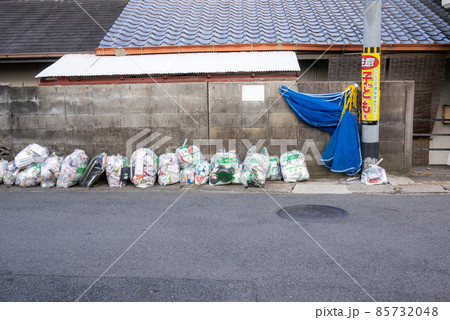 京都市内のゴミ置場 85732048