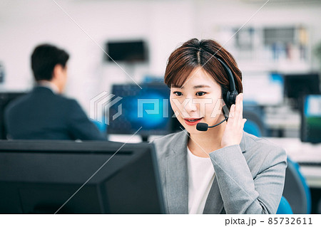 テレホンオペレーター ビジネスシーン テレホンオペレーター ビジネスシーン 85732611