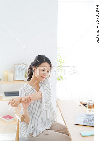 女性 在宅ワーク 20代 30代 女性 在宅ワーク 20代 30代 85733944