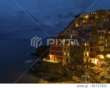イタリア チンクエ・テッレ 【リオマッジョーレ】夜景 / Riomaggiore, Italy 85737852
