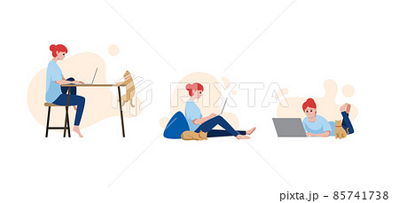 Woman using laptop 85741738