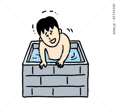 水風呂に入る男性 85744100