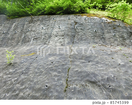 擁壁　土砂崩れ防止　水抜き穴（東北地方） 85745399