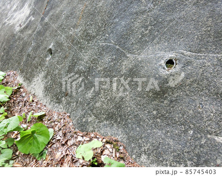 擁壁　土砂崩れ防止　水抜き穴（東北地方） 85745403