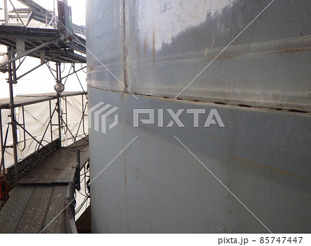 タンク建設用足場とタンクの溶接部(本溶接前) タンク建設用足場とタンクの溶接部(本溶接前) 85747447