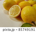 複数のレモンと輪切レモン　2 85749191