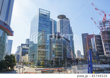 JR大阪駅から西梅田方面　大阪都市風景 85749320