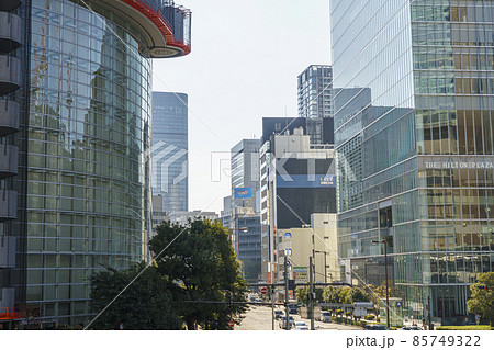 JR大阪駅から西梅田方面　大阪都市風景 85749322