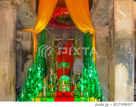 Buddha in Angkor Wat 85749697