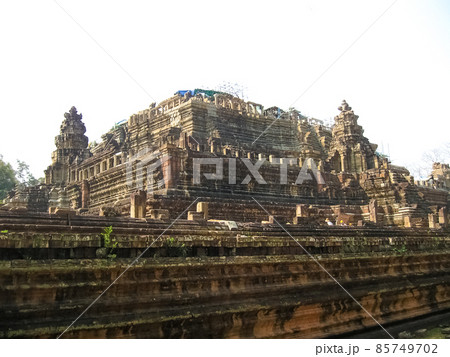 The picture of trees and temple, Angkor, Cambodia 85749702
