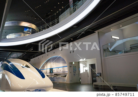 山梨県立リニア見学センターに展示されているリニアモーターカー 85749711