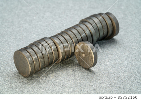 stack of small ceramic ferrite magnets stack of small ceramic ferrite magnets 85752160