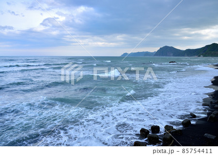 フンベの滝付近の海岸風景　北国イメージ　北海道広尾町フンベ　 85754411