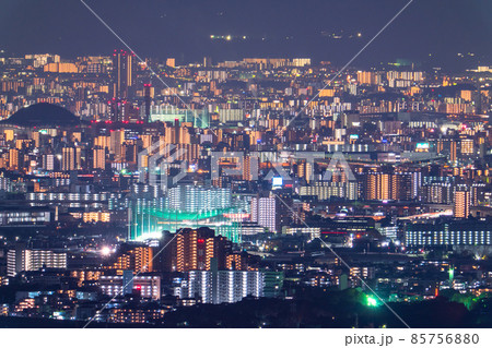 《大阪府》大阪中心街の夜景・住宅街 85756880