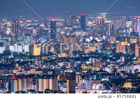 《大阪府》大阪中心街の夜景・住宅街 85756881