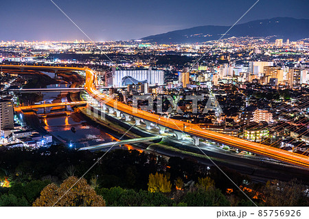 《大阪府》五月山の夜景・高速道路と住宅街 《大阪府》五月山の夜景・高速道路と住宅街 85756926