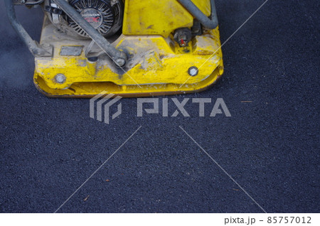 road works tarmac asphalt 85757012