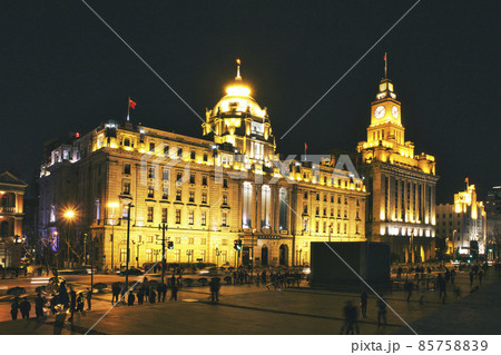 上海 外灘(がいたん) 中山東一路沿い歴史的西洋式高層建築群 夜景 上海 外灘(がいたん) 中山東一路沿い歴史的西洋式高層建築群 夜景 85758839