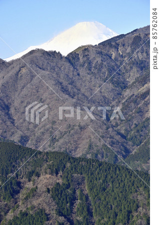 丹沢の大山北尾根 ミズヒノ頭から富士山を望む 丹沢の大山北尾根 ミズヒノ頭から富士山を望む 85762084