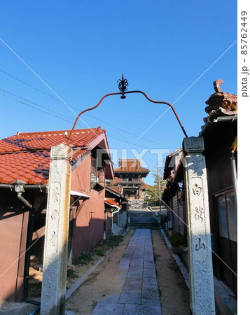 養国寺の参道と石橋らの門 (東広島市高屋町白市) 養国寺の参道と石橋らの門 (東広島市高屋町白市) 85762449