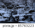 岩手県奥州市　冬の滝 85763223