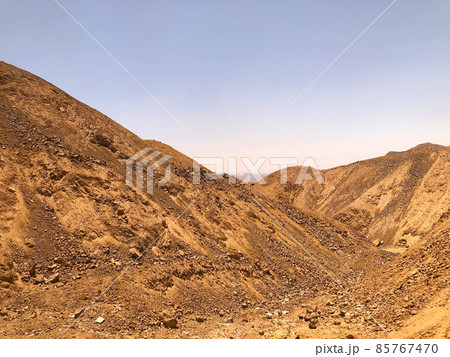 【ペルー】ナスカ郊外の乾いた土の山 【ペルー】ナスカ郊外の乾いた土の山 85767470