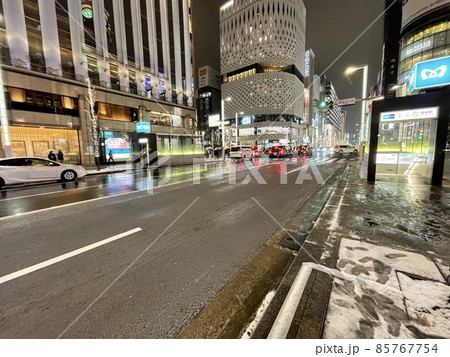 2022年1月の大雪が降った東京の銀座4丁目交差点 2022年1月の大雪が降った東京の銀座4丁目交差点 85767754