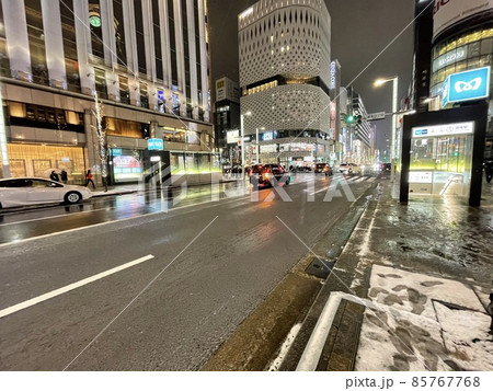 2022年1月の大雪が降った東京の銀座4丁目交差点 2022年1月の大雪が降った東京の銀座4丁目交差点 85767768