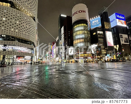 2022年1月の大雪が降った東京の銀座4丁目交差点 2022年1月の大雪が降った東京の銀座4丁目交差点 85767773