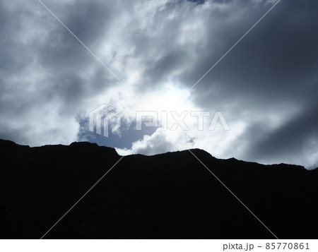 オアフ島を覆う広大な雲 85770861