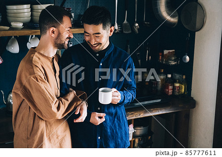 同性愛カップル・LGBTQ・友情イメージ 同性愛カップル・LGBTQ・友情イメージ 85777611
