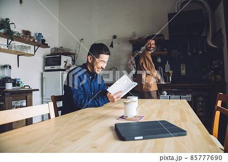 ルームシェア・LGBTQのライフスタイル 85777690