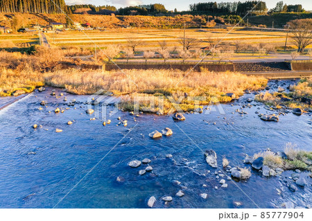 早朝の箒川と那須高原、ほうきがわ、那須塩原を流れる川、良い釣り場、水遊びの場所、 早朝の箒川と那須高原、ほうきがわ、那須塩原を流れる川、良い釣り場、水遊びの場所、 85777904
