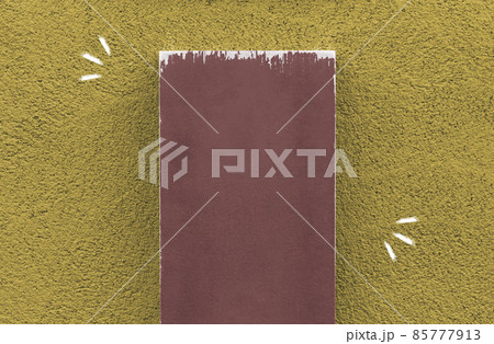 【タイトル向き】壁に立てかけた木の板 【タイトル向き】壁に立てかけた木の板 85777913