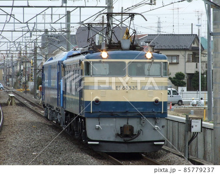 EH200形電気機関車ブルーサンダーをけん引するEF65形電気機関車 85779237