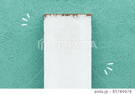 【タイトル向き】壁に立てかけた木の板(カラー豊富) 【タイトル向き】壁に立てかけた木の板(カラー豊富) 85784078