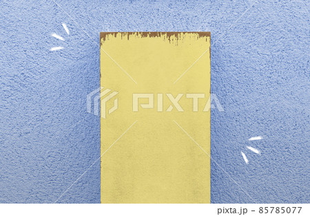 【タイトル向き】壁に立てかけた木の板(カラー豊富) 【タイトル向き】壁に立てかけた木の板(カラー豊富) 85785077