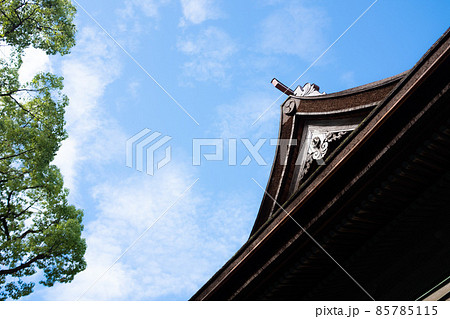 神社本殿と空 神社本殿と空 85785115