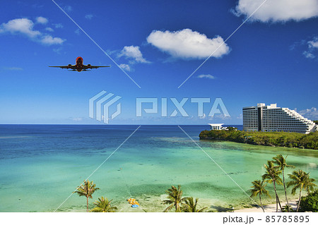 タモン湾の美しいサンゴ礁の海 85785895