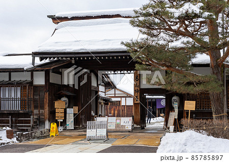 冬の高山陣屋 冬の高山陣屋 85785897