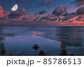 タモン湾の美しい月の風景 85786513
