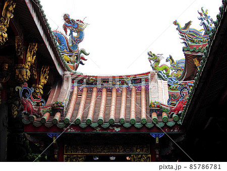 台北艋舺龍山寺の一角 85786781