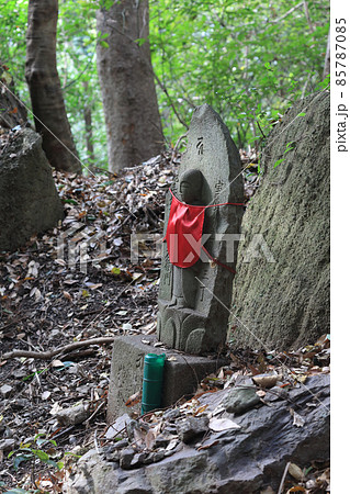 四国霊場第71番札所「弥谷寺」参道脇におわす仏たち 85787085