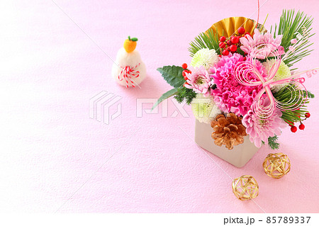 お正月のフラワーアレンジ 85789337