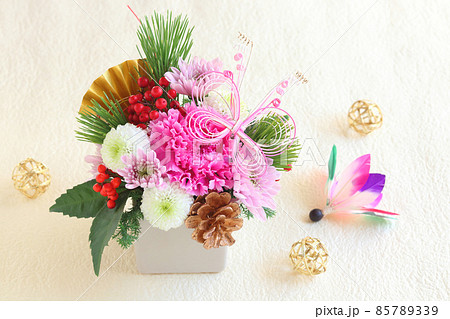 お正月のフラワーアレンジ 85789339