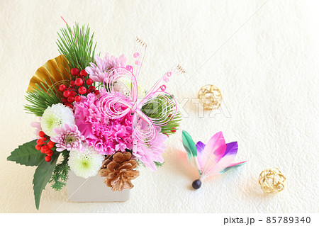 お正月のフラワーアレンジ 85789340