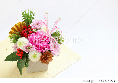 お正月のフラワーアレンジ 85789353