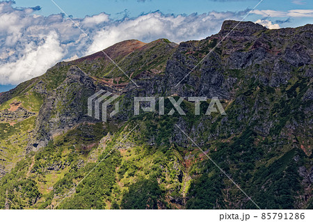 八ヶ岳連峰・阿弥陀岳から見る横岳稜線 八ヶ岳連峰・阿弥陀岳から見る横岳稜線 85791286